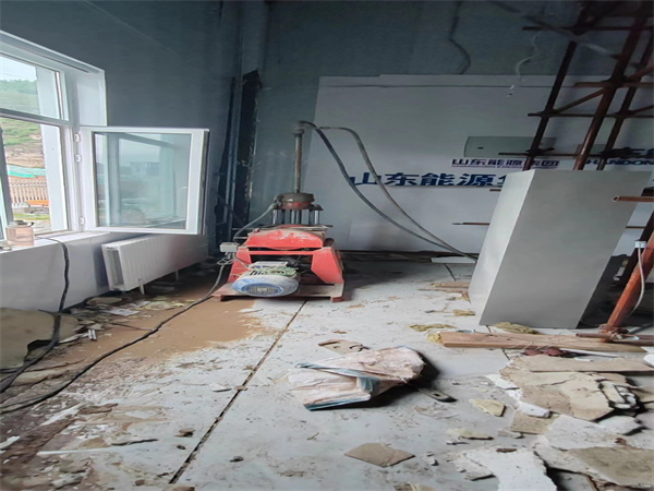 桥东地基基础下沉墙体裂缝加固注浆顶升施工